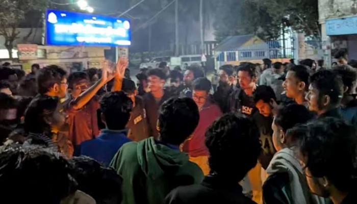 ‘ছাত্রলীগ’ আখ্যা দিয়ে রাবির তিন শিক্ষার্থীর ওপর হামলা