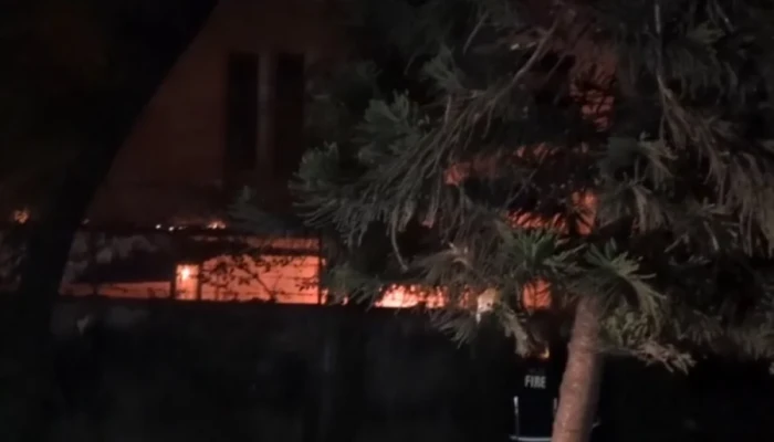 ঢাকা বিশ্ববিদ্যালয়ের বিজয় একাত্তর হলে আগুন