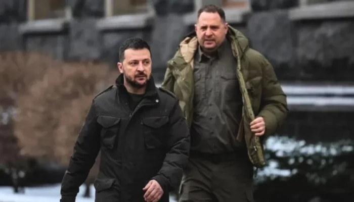 দুর্নীতির অভিযোগে বাড়িতে তল্লাশি, জেলেনস্কির শীর্ষ উপদেষ্টার পদত্যাগ