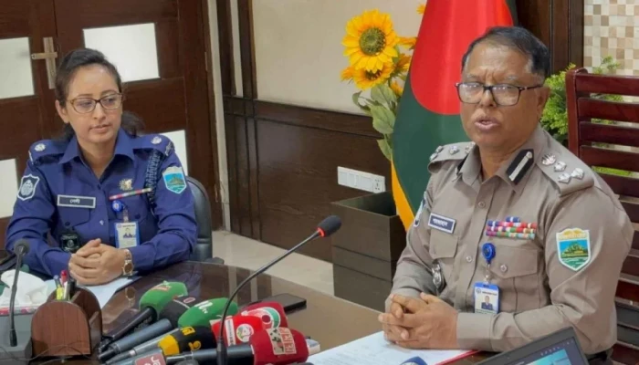 নাটোর ও পাবনায় বিশেষ অভিযানে গ্রেপ্তার ৭২, অস্ত্র-মাদক উদ্ধার