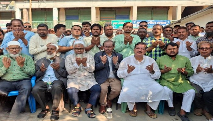 খালেদা জিয়ার সুস্থতা কামনায় রাজশাহীতে বিএনপি’র দোয়া মাহফিল