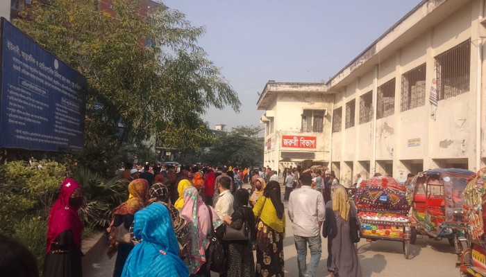 টঙ্গীতে আতঙ্কে শতাধিক শ্রমিক অসুস্থ, কারখানা বন্ধ ঘোষণা