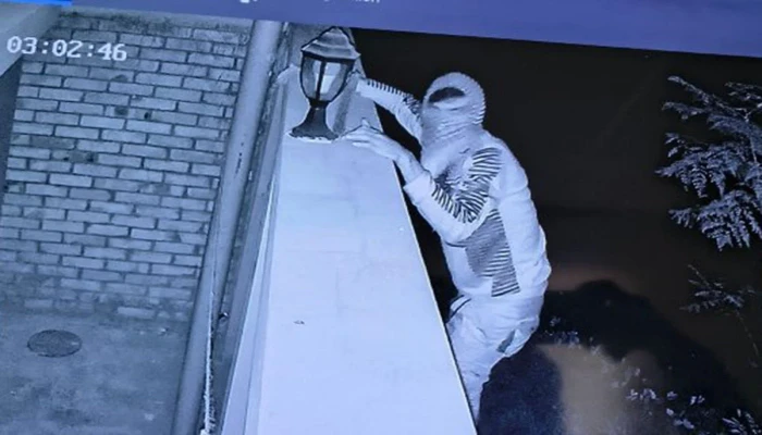 রাজশাহীতে নিরাপত্তাকর্মীকে বেঁধে ডাকাতি