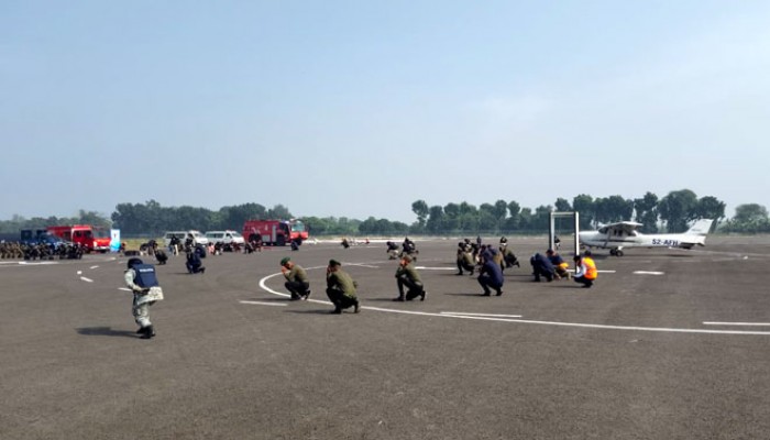 রাজশাহী বিমানবন্দরে ঝুঁকি মোকাবেলায় নিরাপত্তা মহড়া