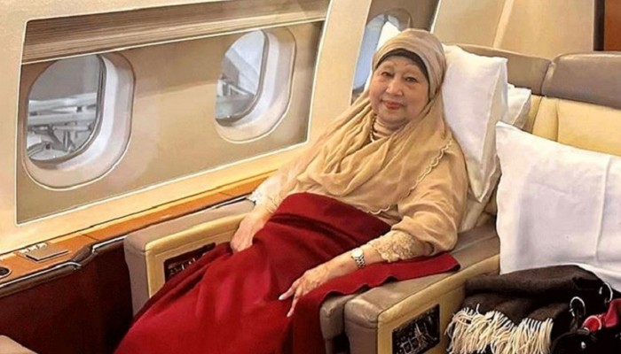 আজ আসছে না এয়ার অ্যাম্বুলেন্স, খালেদা জিয়ার লন্ডন যাত্রা পেছাল