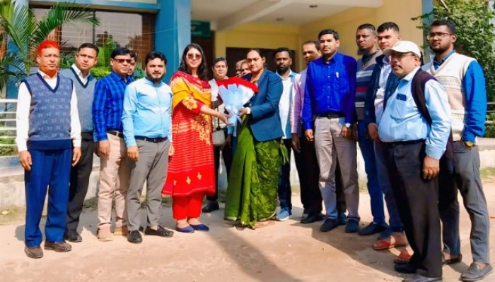 রাজশাহী মোহনপুরে ইউএনও ফাহিমা বিনতে আখতারের যোগদান