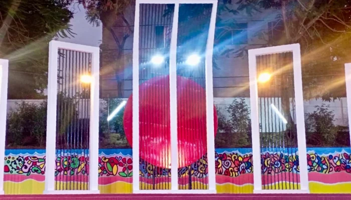 মুক্তিযুদ্ধের গ্রাফিতি মুছে বিয়েবাড়ির আদলে আলপনা, সমালোচনার মুখে প্রশাসনের তৎপরতা