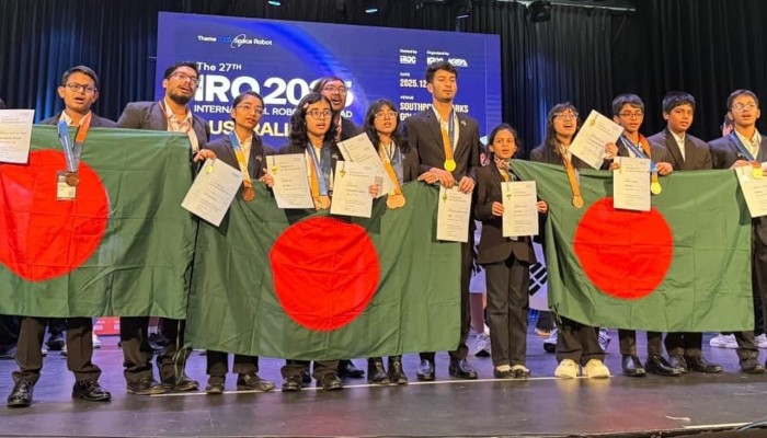 আন্তর্জাতিক রোবট অলিম্পিয়াডে ১ গোল্ডসহ ১১ পদক জয় বাংলাদেশের