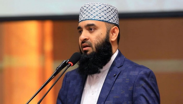 রাজধানীর আকাশে আতশবাজি, পটকা ফোটানো নিয়ে যা বললেন আজহারী