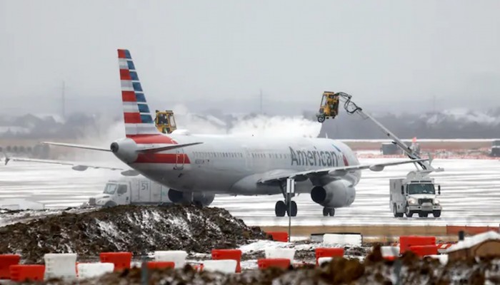 শীতকালীন ঝড়ের কবলে যুক্তরাষ্ট্রে ১৩ হাজার ফ্লাইট বাতিল
