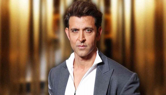 মায়ের জন্মদিনে যে বিশেষ উপহার দিলেন হৃতিক