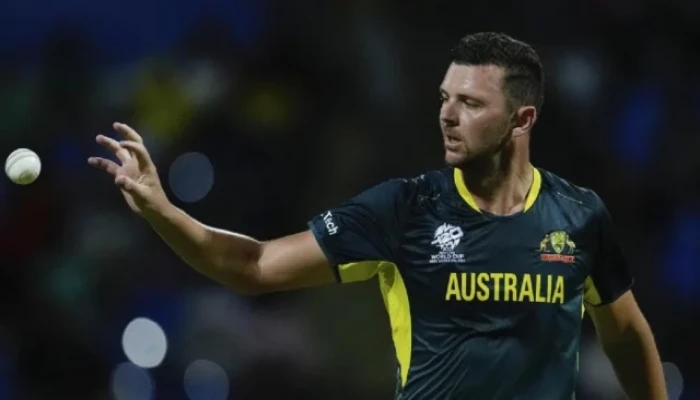 এবার বিশ্বকাপ থেকে ছিটকে গেলেন হ্যাজলউড