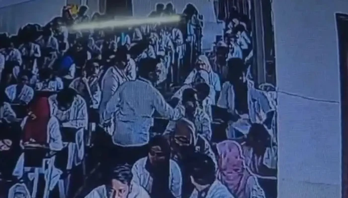 পরীক্ষায় নকলে বাধা দেওয়ায় সহকারী অধ্যাপককে মারধর