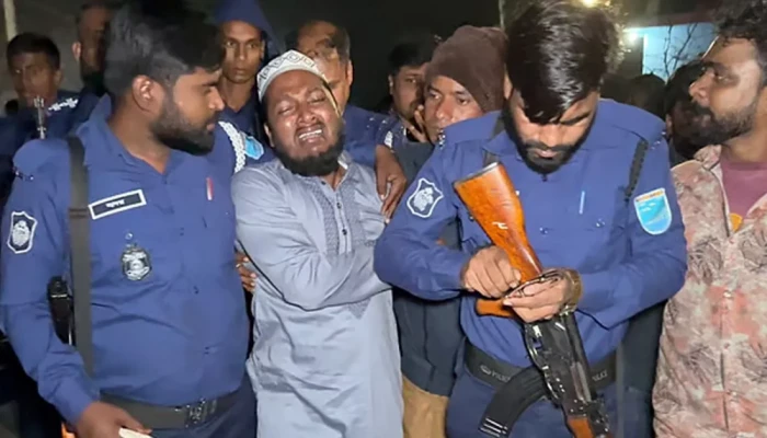 কোমরে রশি নিয়ে বাবার জানাজায় ছাত্রদল নেতা