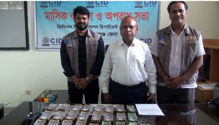 বিকাশ-নগদে প্রতারণা: রাজশাহীতে ২১ লাখ টাকাসহ স্বামী-স্ত্রী গ্রেপ্তার