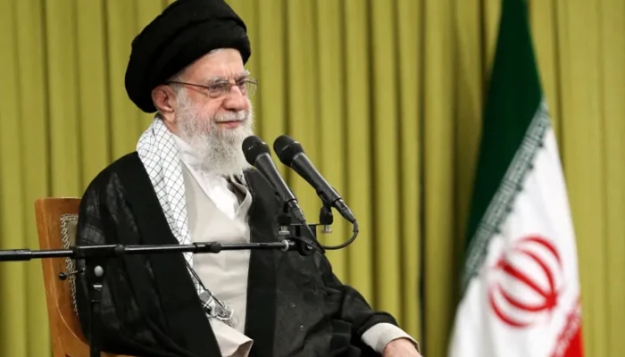 খামেনির দাফন নিয়ে নতুন সিদ্ধান্ত