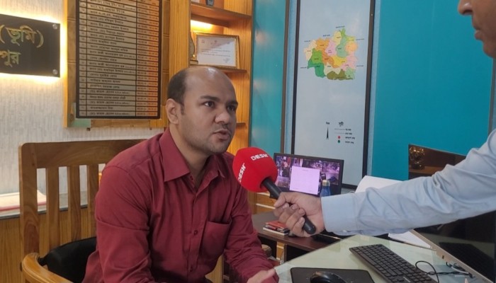 নির্ধারিত সময় পেরিয়ে অফিসে এসিল্যান্ড, অপেক্ষায় সেবাগ্রহীতা