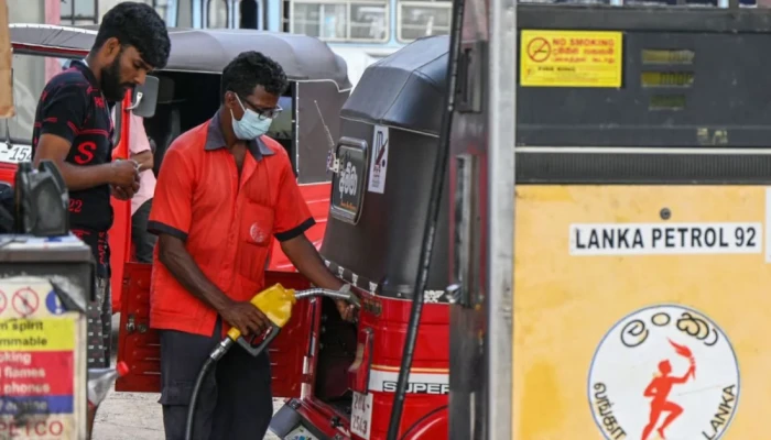 জ্বালানি সংকট এড়াতে ৩ দিন সাপ্তাহিক ছুটি শ্রীলঙ্কায় , নানা পদক্ষেপ নিচ্ছে এশিয়ার দেশগুলো