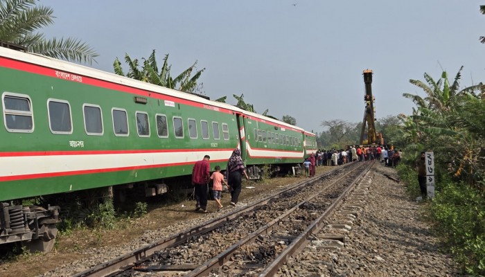 ২১ ঘণ্টা পর উত্তরাঞ্চলের সঙ্গে সারাদেশের ট্রেন চলাচল স্বাভাবিক