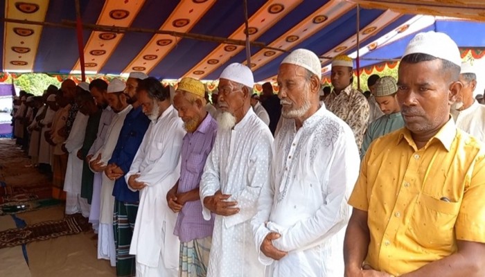 সৌদির সঙ্গে মিল রেখে মাদারীপুরে ৪০ হাজার মানুষের ঈদ উদযাপন