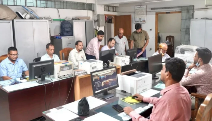 ঈদের ছুটি শেষে মঙ্গলবার খুলছে অফিস-আদালত