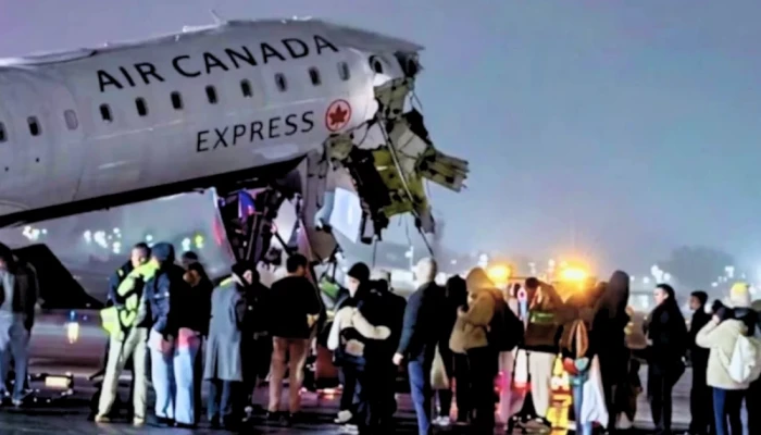 নিউ ইয়র্কের রানওয়েতে আছড়ে পড়লো যাত্রীবাহী উড়োজাহাজ