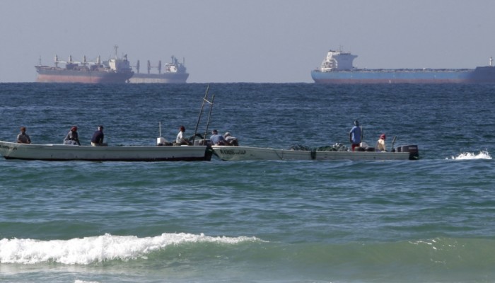 এবার বাব আল-মান্দেব প্রণালি বন্ধের হুমকি ইরানের