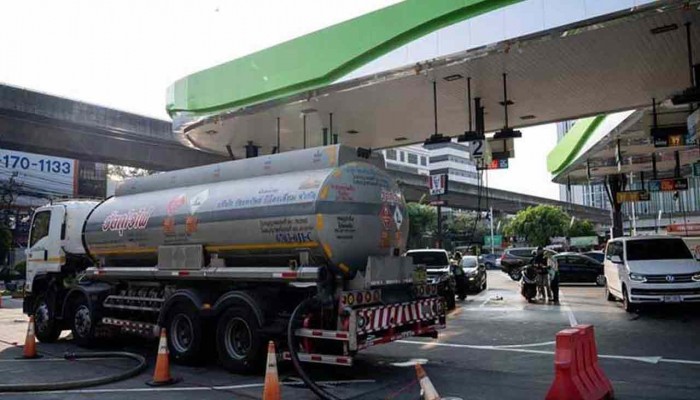 ১ এপ্রিল থেকে পেট্রোল রপ্তানি বন্ধ করছে রাশিয়া