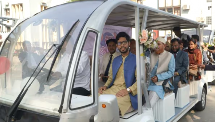 চালুর ৪ মাসেই বন্ধ রাবির ই-কার সেবা