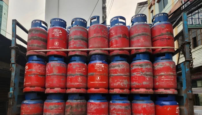 এপ্রিল মাসে এলপি গ্যাসের দাম বাড়ল ৩৮৭ টাকা