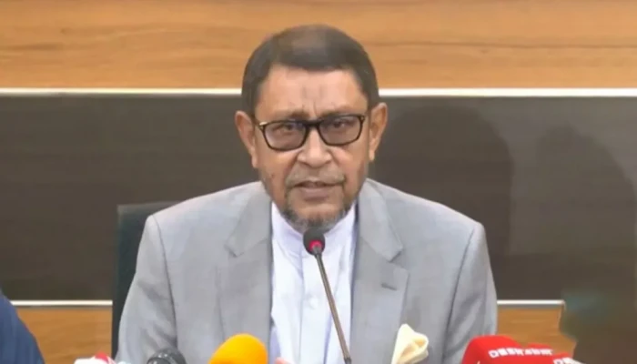 প্রধানমন্ত্রী রাজপ্রাসাদে অফিস না করে সচিবালয়ে এসে অফিস করেন: স্বাস্থ্যমন্ত্রী