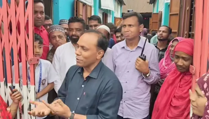 শিক্ষার্থীদের জন্য বেতনের ১ লাখ টাকা দেওয়ার ঘোষণা ডেপুটি স্পিকারের