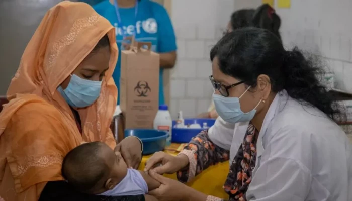 জ্বর বা অসুস্থ শিশুদের আপাতত হাম-রুবেলার টিকা না দেওয়ার পরামর্শ