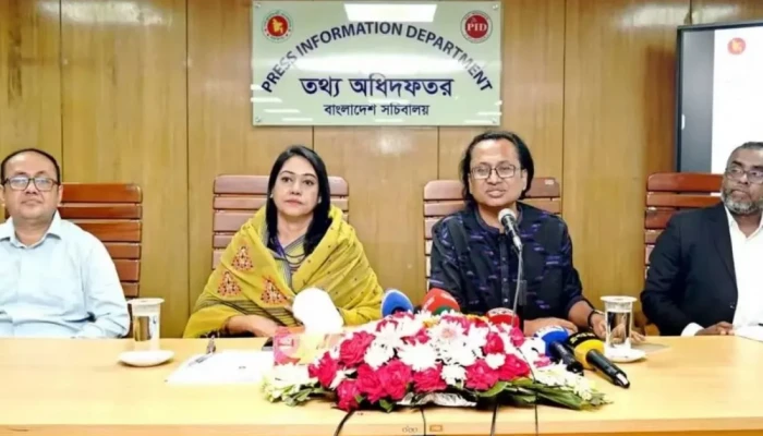 জ্বালানির সরবরাহ সমস্যা ‘কিছুটা’, তবে সংকটজনক নয়: প্রধানমন্ত্রীর তথ্য উপদেষ্টা