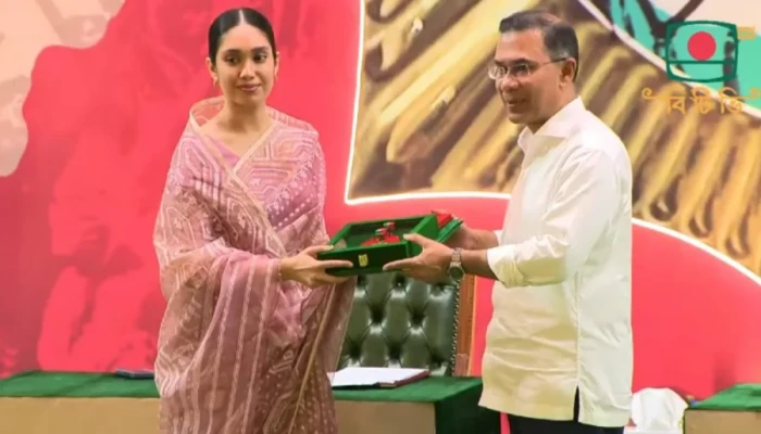 ১৫ ব্যক্তি ও ৫ প্রতিষ্ঠানকে স্বাধীনতা পুরস্কার তুলে দিলেন প্রধানমন্ত্রী