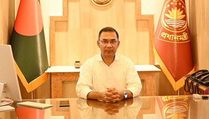 বগুড়ার পথে রওনা দিয়েছেন প্রধানমন্ত্রী, জেলায় উৎসবের আমেজ