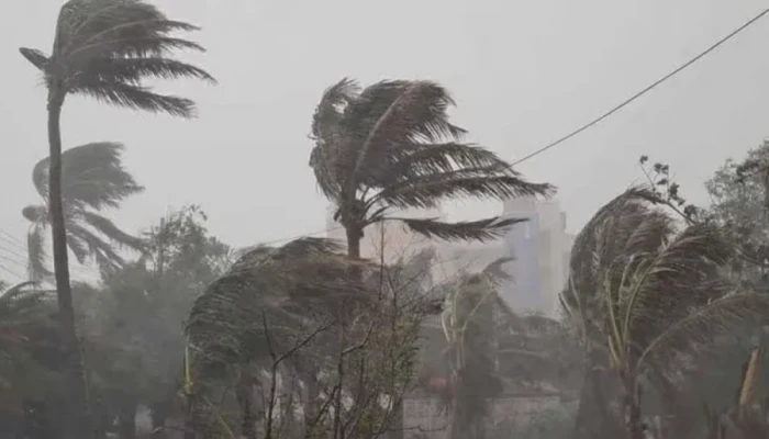 রাজধানীর আকাশ আংশিক মেঘলা, দুই বিভাগে দমকা হাওয়াসহ বজ্রবৃষ্টির আভাস