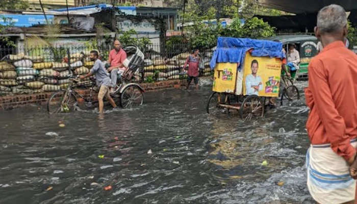 ২ মিলিমিটার বৃষ্টিতেই নাকাল চট্টগ্রামবাসী