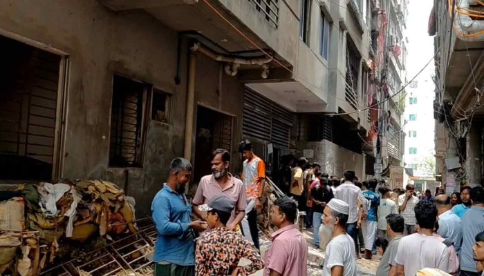 নারায়ণগঞ্জে গ্যাস লাইনের বিস্ফোরণে একই পরিবারের ৫ জন দগ্ধ