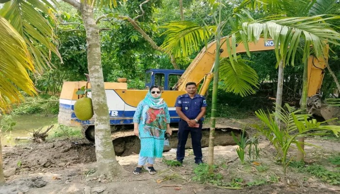 দুর্গাপুরে অবৈধ পুকুর খনন বন্ধে প্রশাসনের কঠোর অভিযান