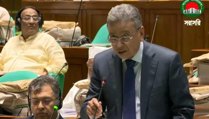 সরকারের প্রথম বাজেট উত্থাপন: আকার ৯ লাখ ৩৮ হাজার কোটি টাকা