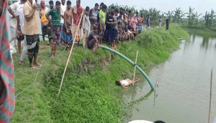 রাজশাহীর দুর্গাপুরে পানির লাইন দিতে গিয়ে বিদ্যুৎস্পৃষ্টে দিনমজুরের মৃত্যু