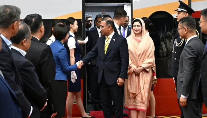 বেইজিং পৌঁছেছেন প্রধানমন্ত্রী তারেক রহমান