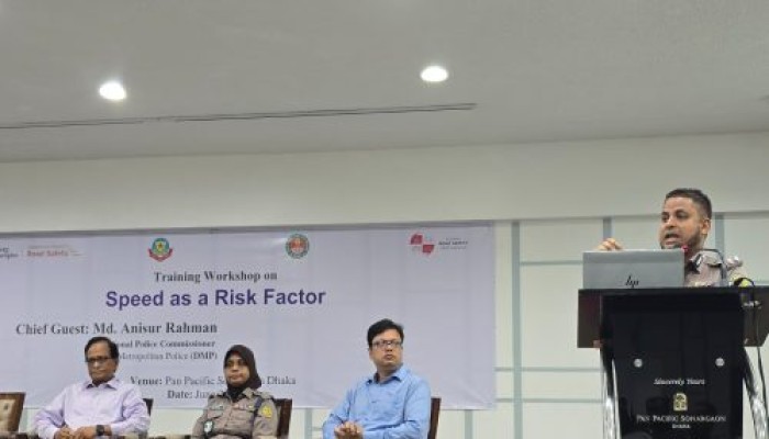 ট্রাফিক আইন বাস্তবায়নে জোর, ডিএমপি কর্মকর্তাদের বিশেষ প্রশিক্ষণ