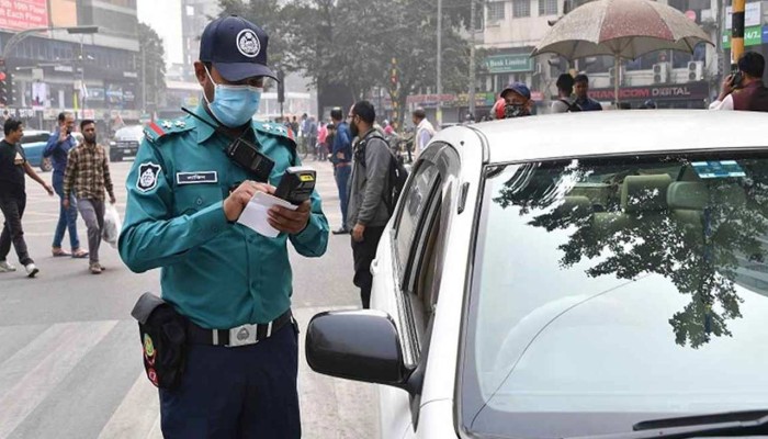 ট্রাফিক আইন লঙ্ঘনে একদিনে ডিএমপির ২১৬০ মামলা