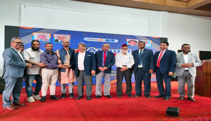 রাজশাহীর রোটারি ক্লাবের অনন্য গৌরব: প্রথমবার অর্জন করলো মর্যাদাপূর্ণ ‘প্ল্যাটিনাম অ্যাওয়ার্ড
