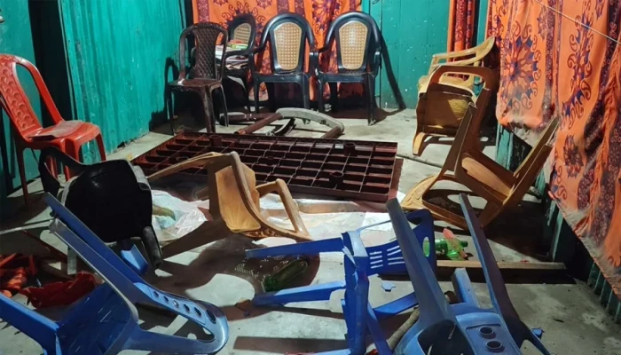বাউফলে বিএনপির বিক্ষোভ মিছিল ঘিরে হামলা-ভাঙচুর, লুটপাটের অভিযোগ