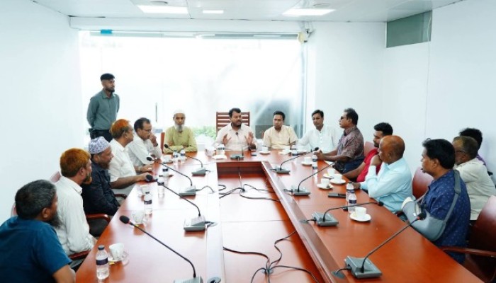 রাসিক প্রশাসকের সঙ্গে জাসাস নেতাদের সৌজন্য সাক্ষাৎ