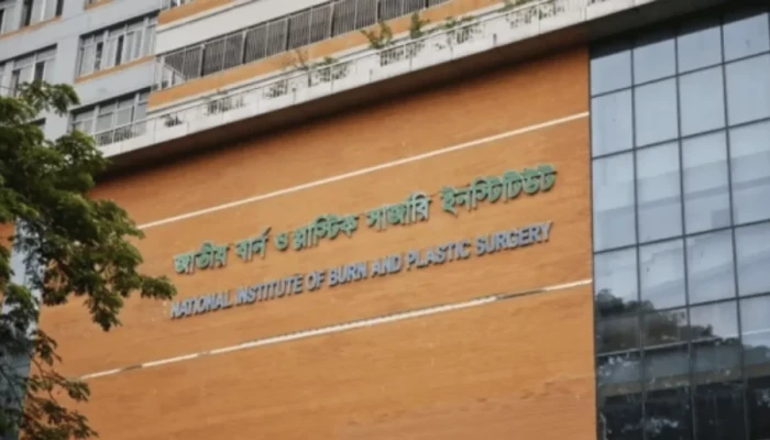 ফতুল্লায় অবৈধ গ্যাস সংযোগ দিতে গিয়ে বিস্ফোরণ, দগ্ধ ৪