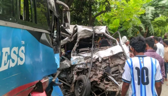 নাতনির মরদেহ আনার সময় সড়ক দুর্ঘটনায় প্রাণ ঝরলো নানিসহ দুইজনের